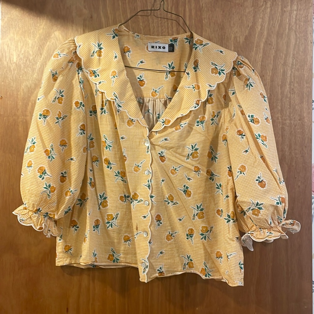 Rixo yellow blouse size M. Yellow and white checkered with yellow roses.